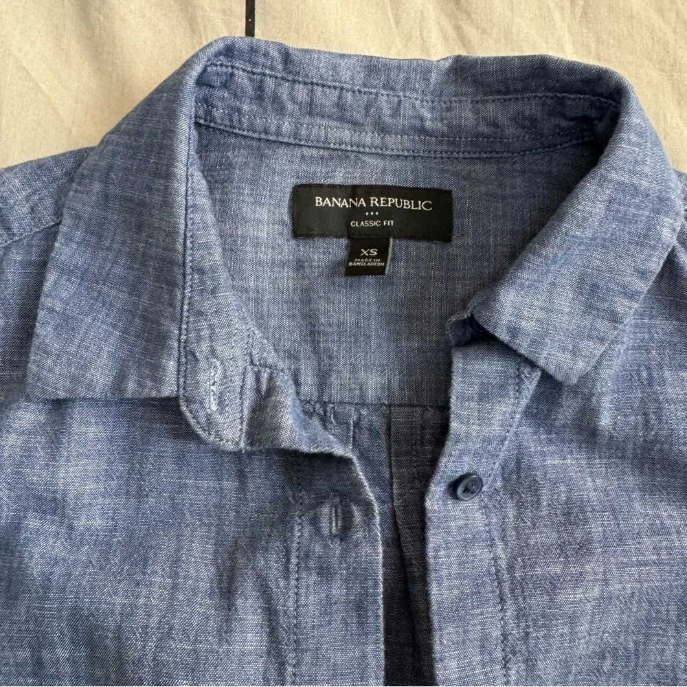 Banana Republic Chambray Shirt - Picture 3 of 4